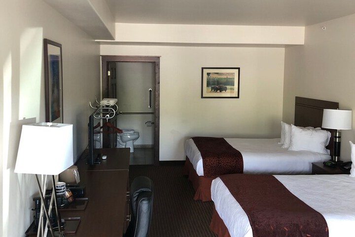 Room 8 of 32