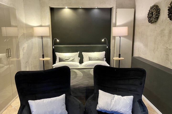Room 79 of 109