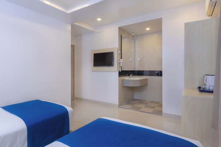 Room 7 of 37