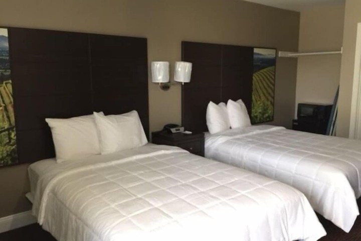 2 Double Beds (5 of 8)