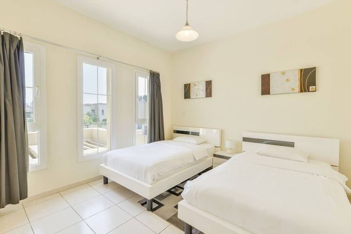 Room 2 of 41