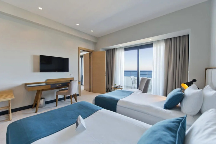 Room 3 of 10