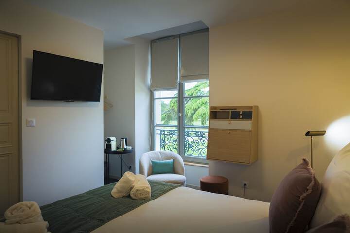 Room 33 of 109