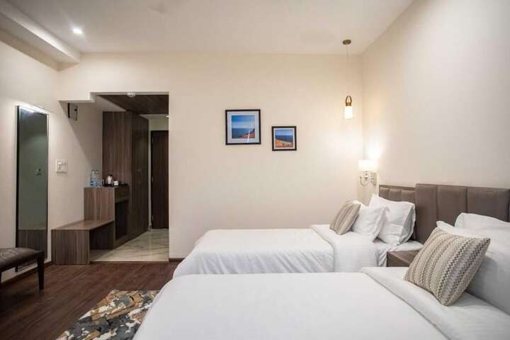Room 7 of 42