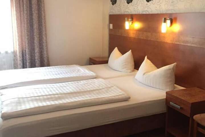 Room 12 of 24