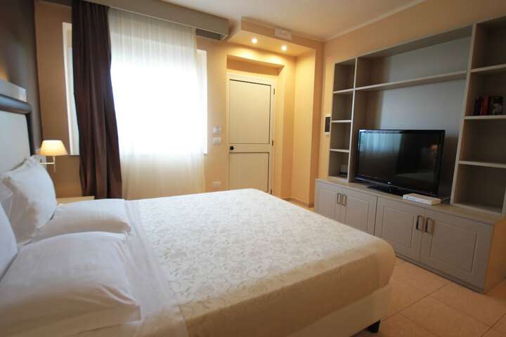 Room 13 of 44