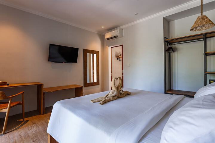 Room 6 of 38