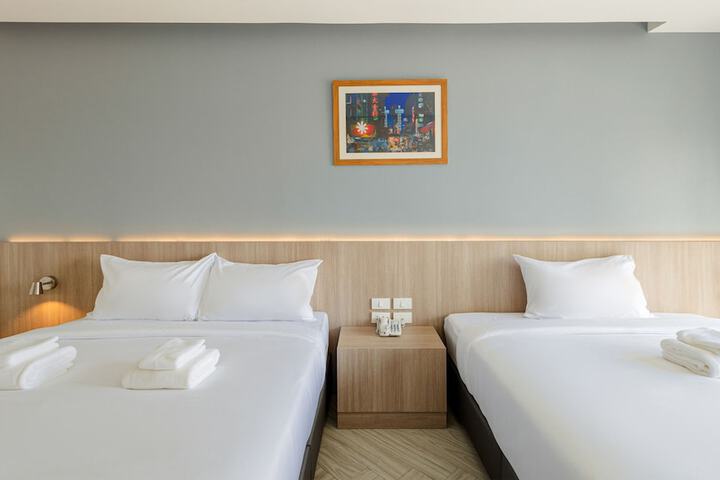 Room 32 of 75