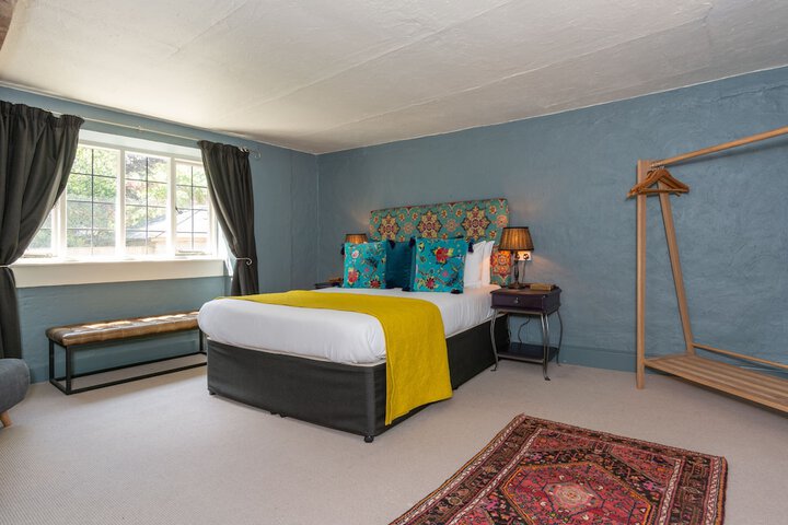 Room 2 of 9