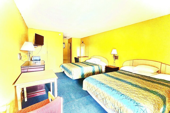 Room 21 of 38
