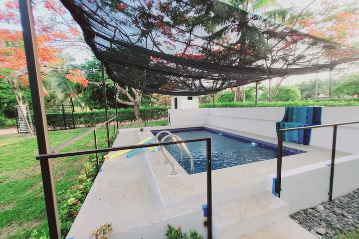 Pool 21 of 38