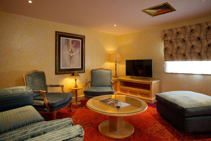 Room 26 of 59