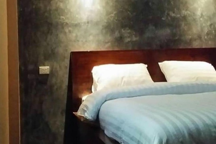 Room 7 of 24