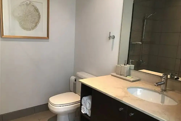 Room 8 of 17