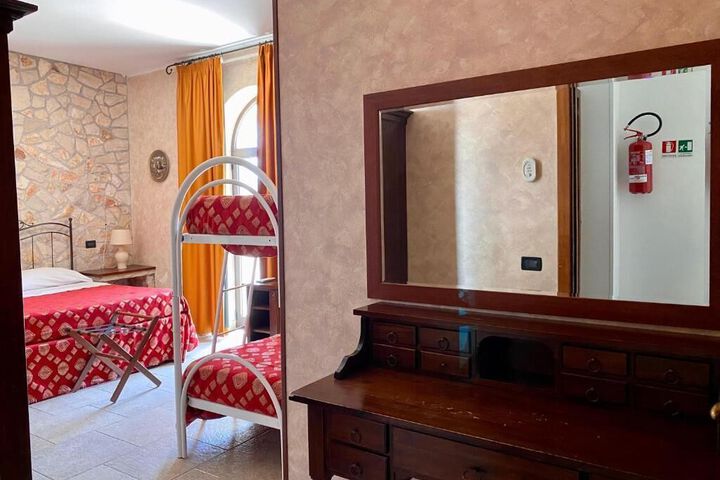 Room 26 of 78