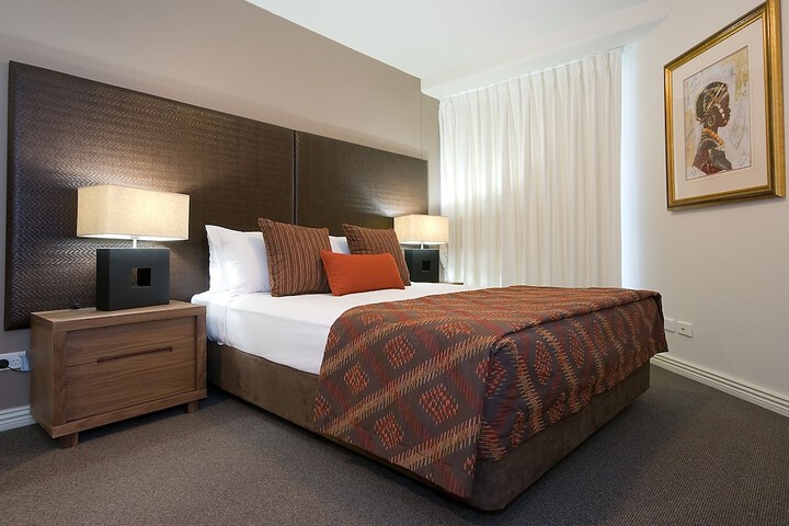 Room 4 of 63