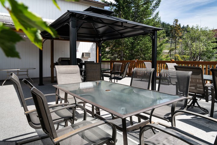 Terrace/Patio 16 of 28