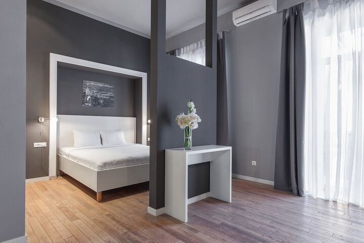 Room 35 of 83