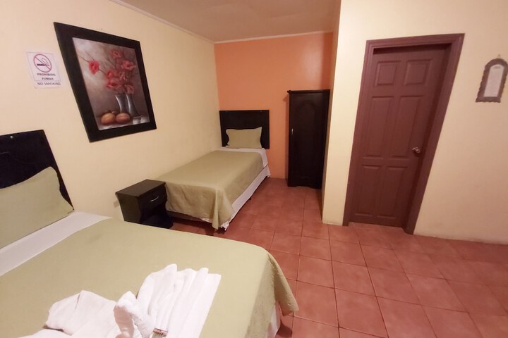 Room 14 of 25