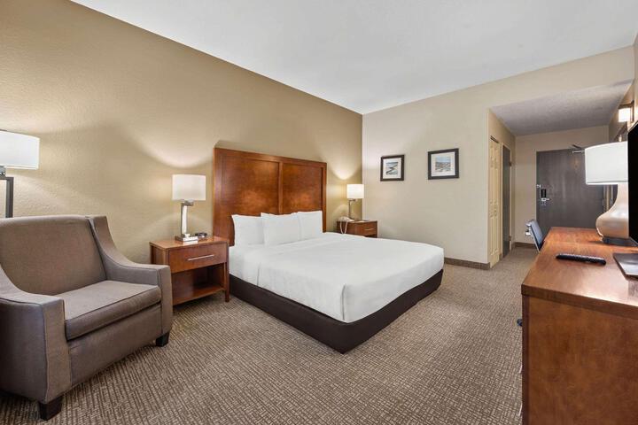 Standard | King Bed (15 of 15)