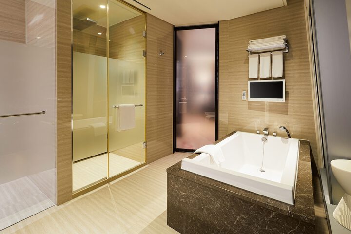 Room 52 of 71