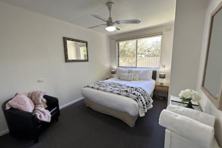 Room 73 of 252