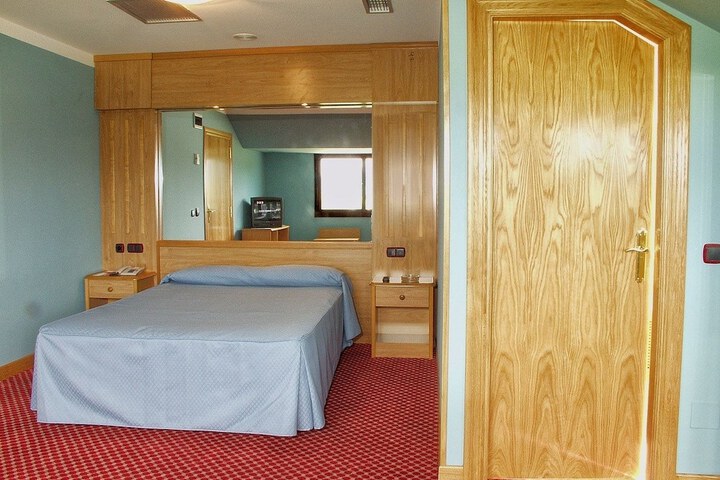 Room 3 of 21