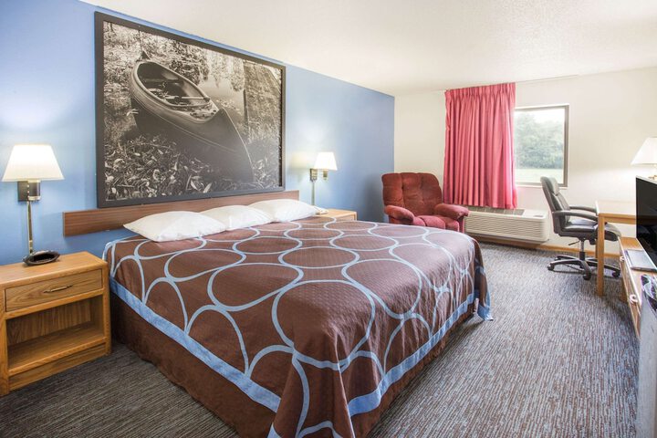 1 King Bed (7 of 10)
