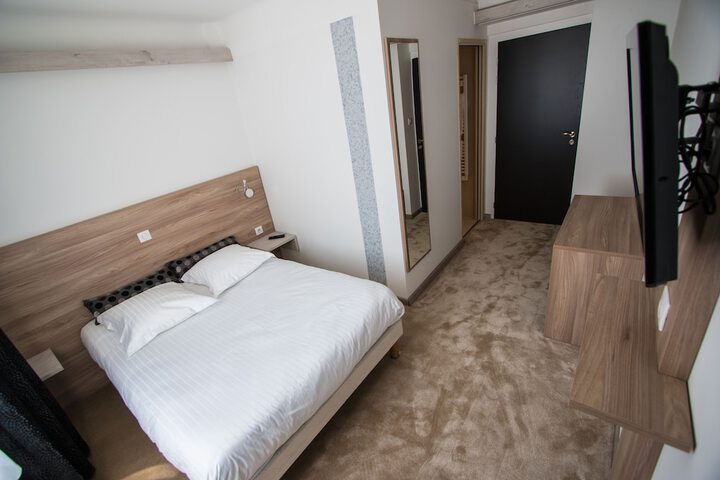Room 6 of 39