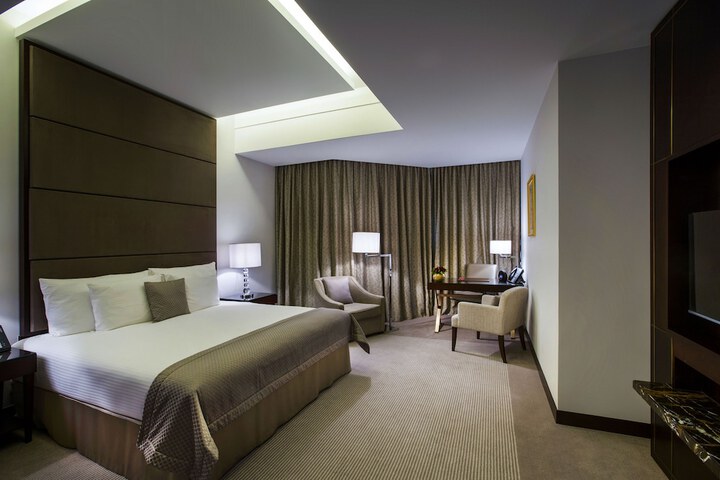 Room 6 of 53