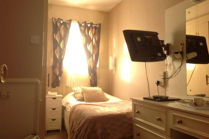 Room 15 of 29