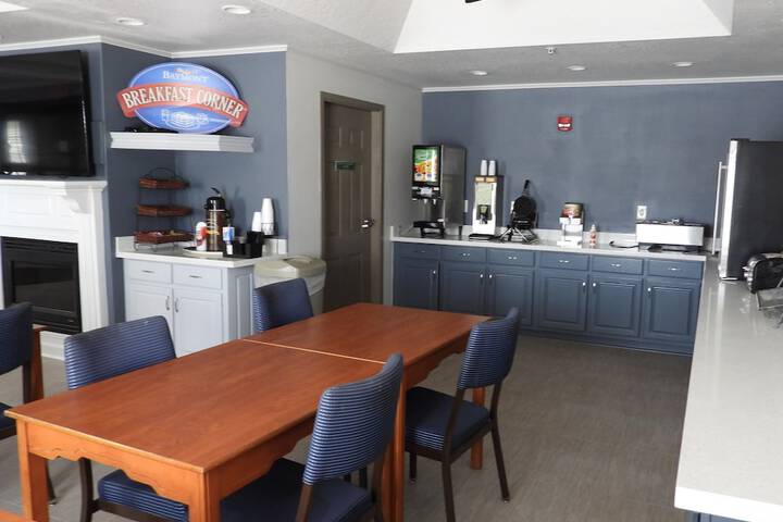 Breakfast area