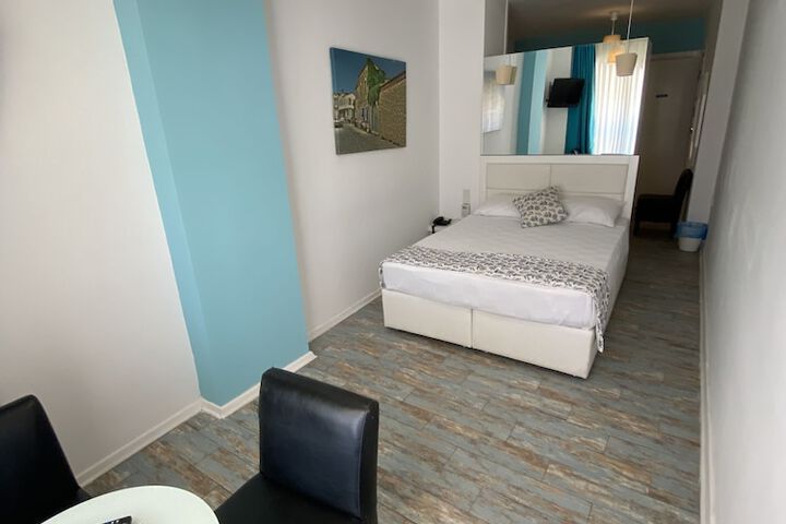Room 28 of 258