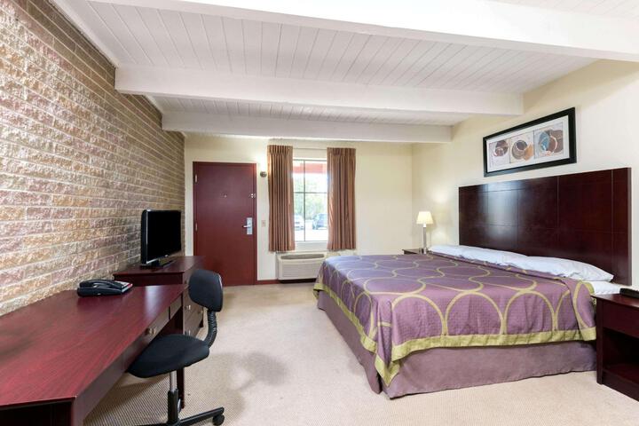 1 King Bed (6 of 12)
