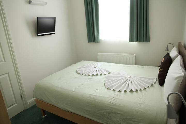 Room 7 of 48