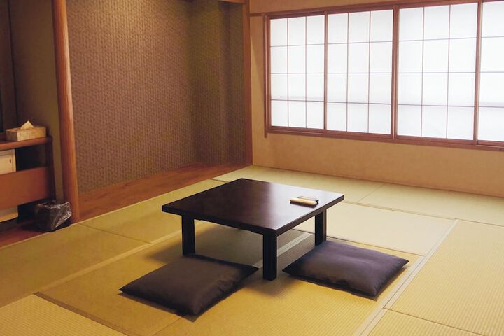 Room 8 of 43