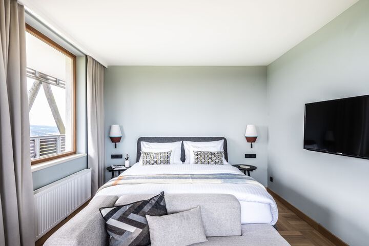 Room 4 of 54