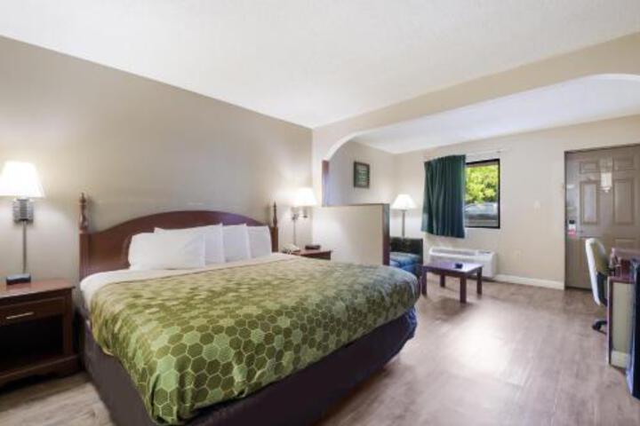 1 King Bed (7 of 13)