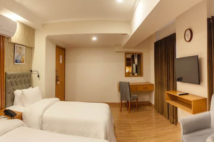 Room 9 of 24