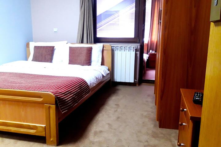 Room 37 of 78