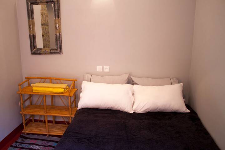 Room 5 of 6