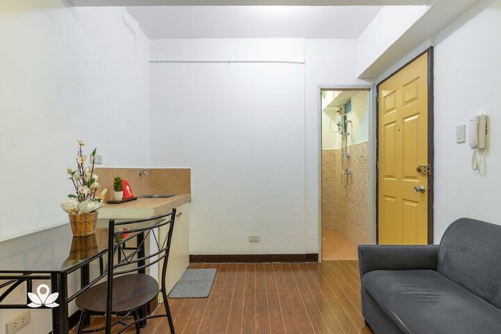 Room 1 of 10