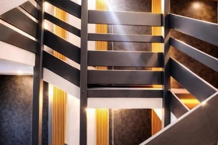 Handrails in hallways