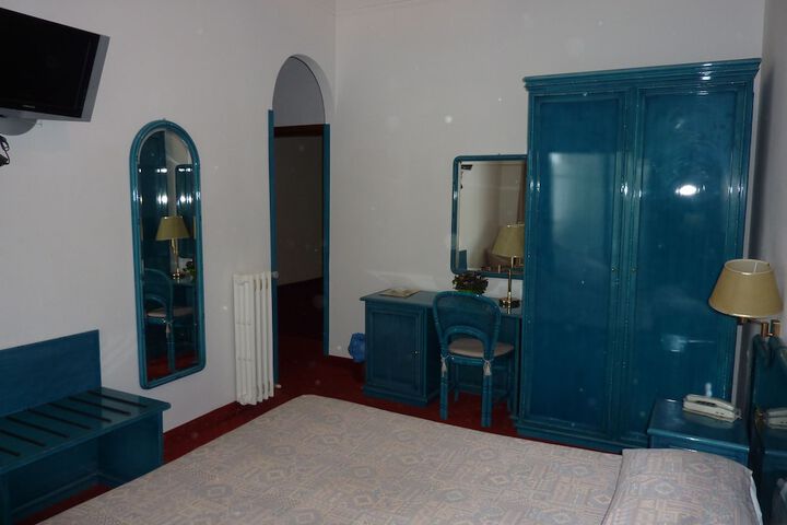 Room 9 of 61