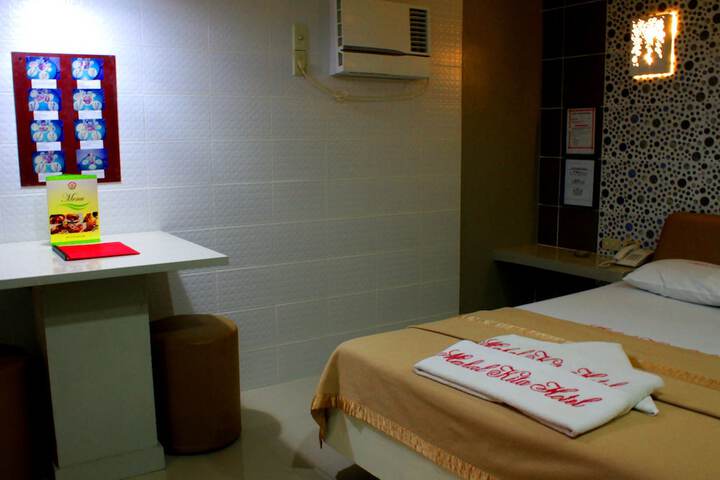 Room 7 of 25