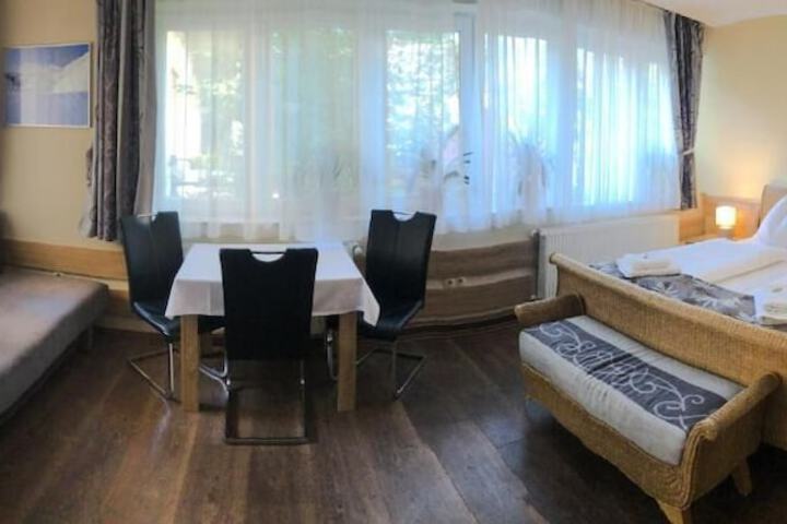 Room 4 of 42