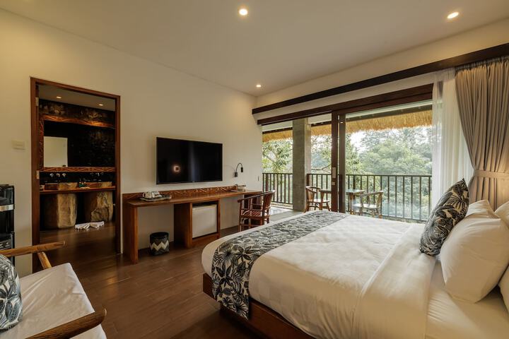 Room 5 of 62