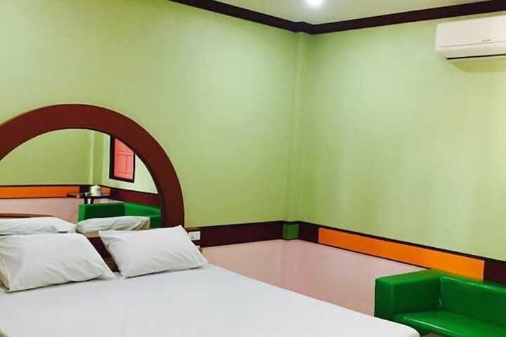 Room 2 of 11