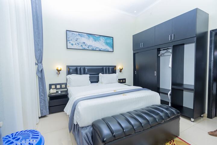 Room 20 of 99