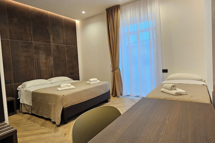 Room 21 of 38